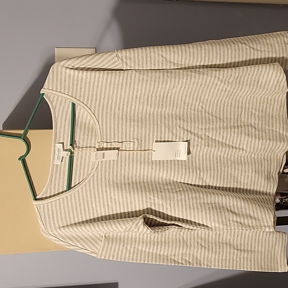 Women's long sleeve top